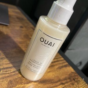 Ouai Leave in spray Conditioner